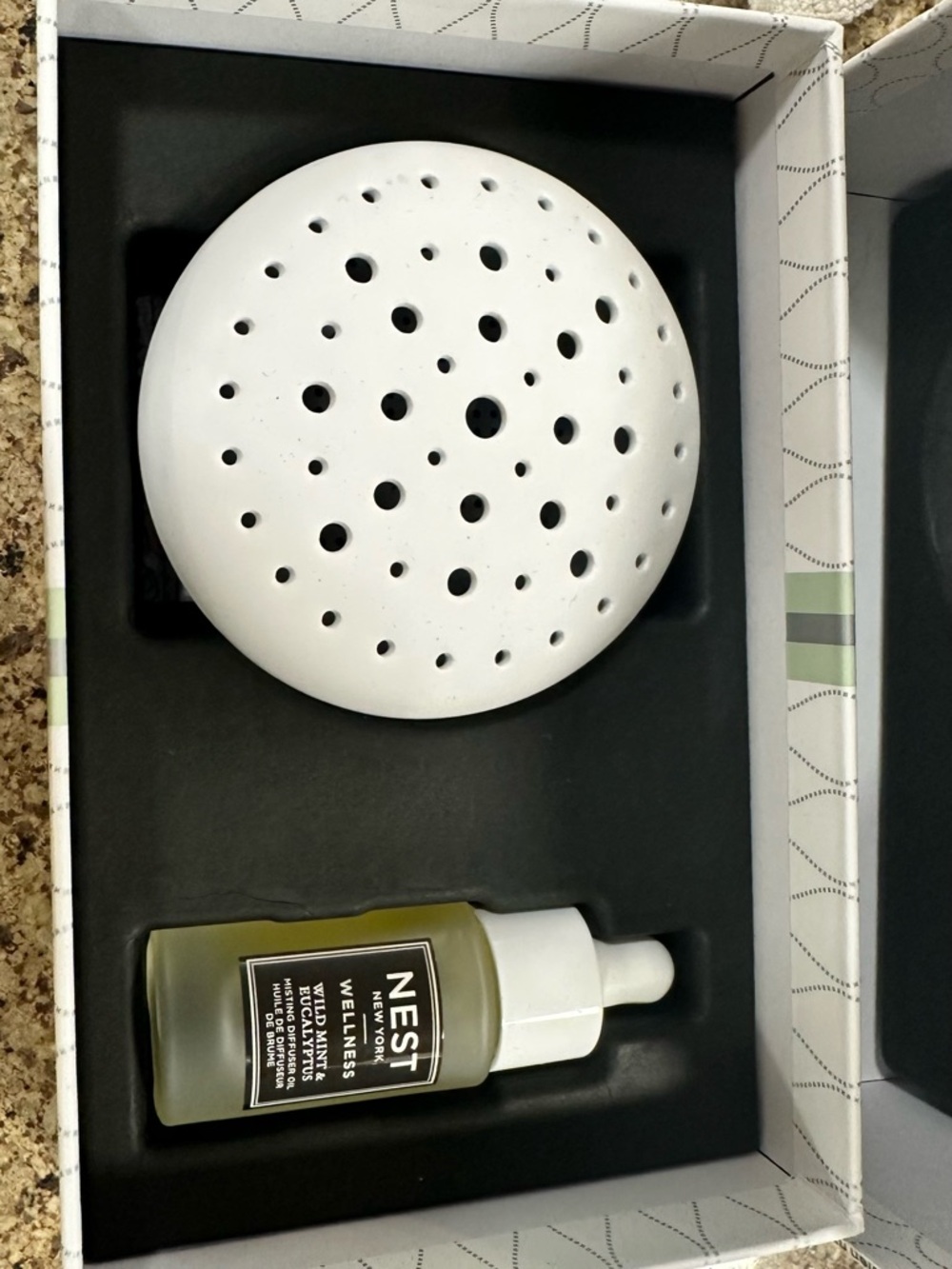 NEST Fragrances Wellness Portable Diffuser - Picture 2 of 3
